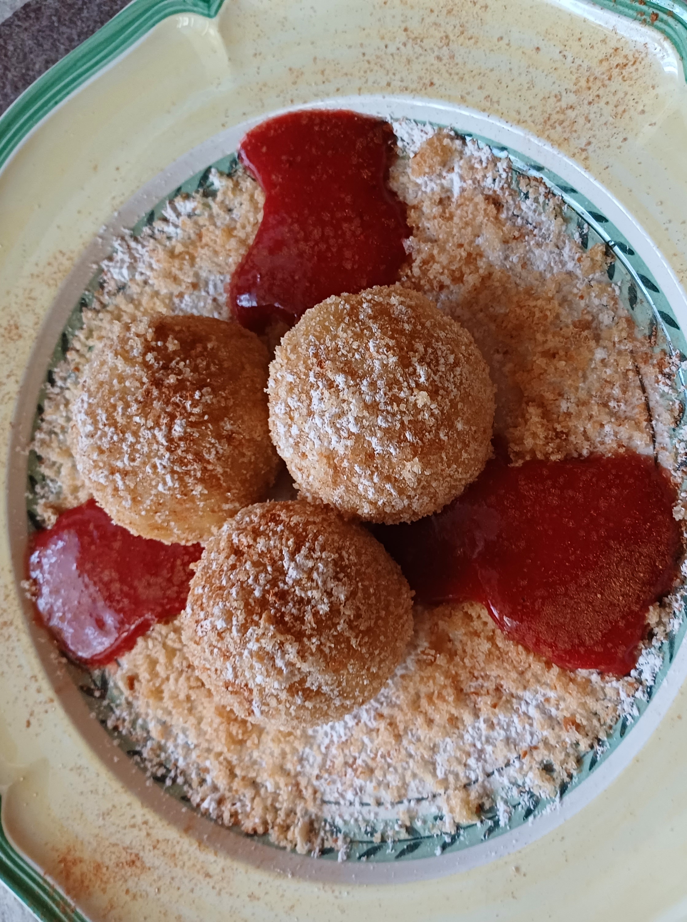 süße Knödel mit Topfenteig