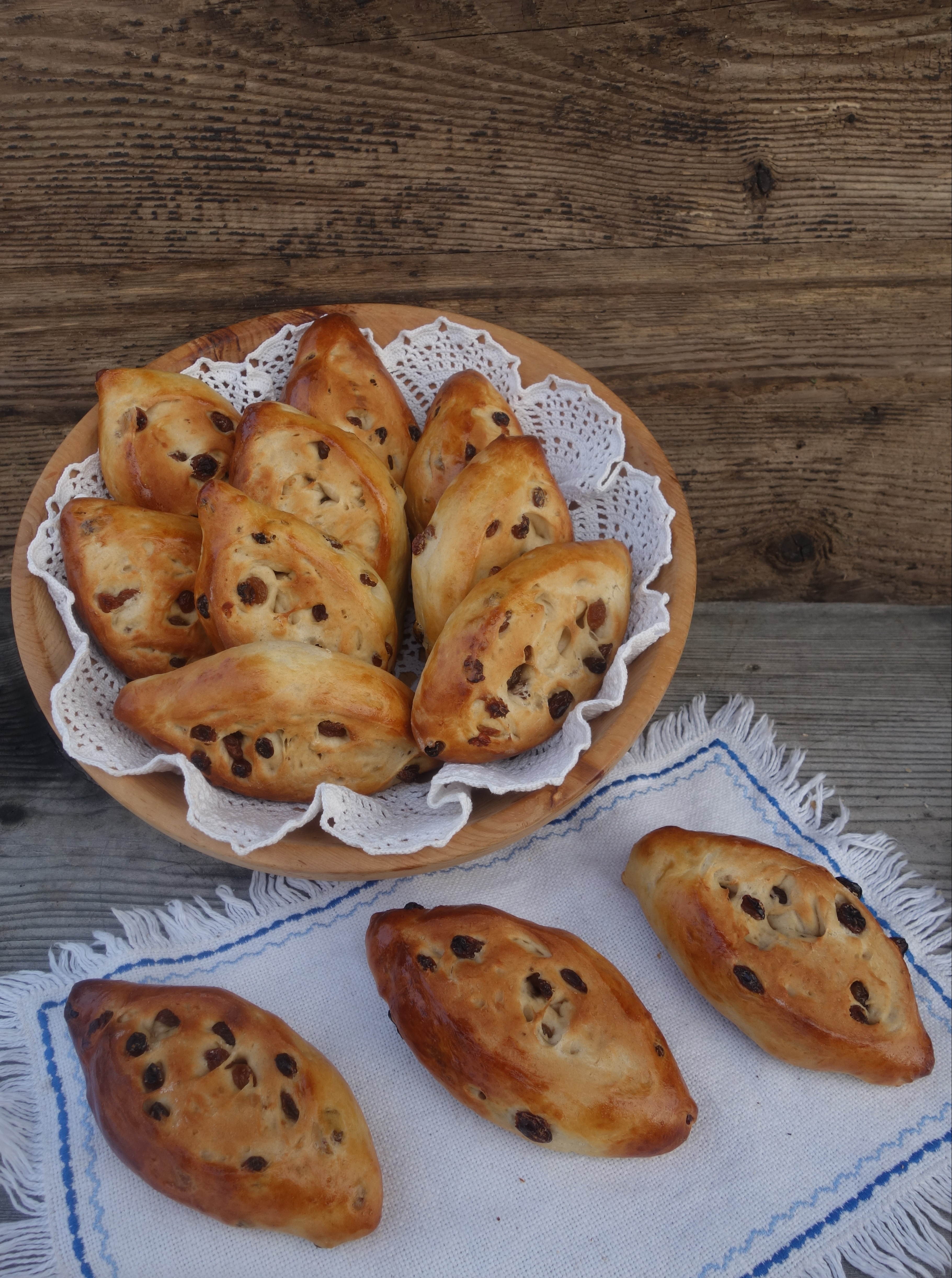 Germteig mit Rosinen