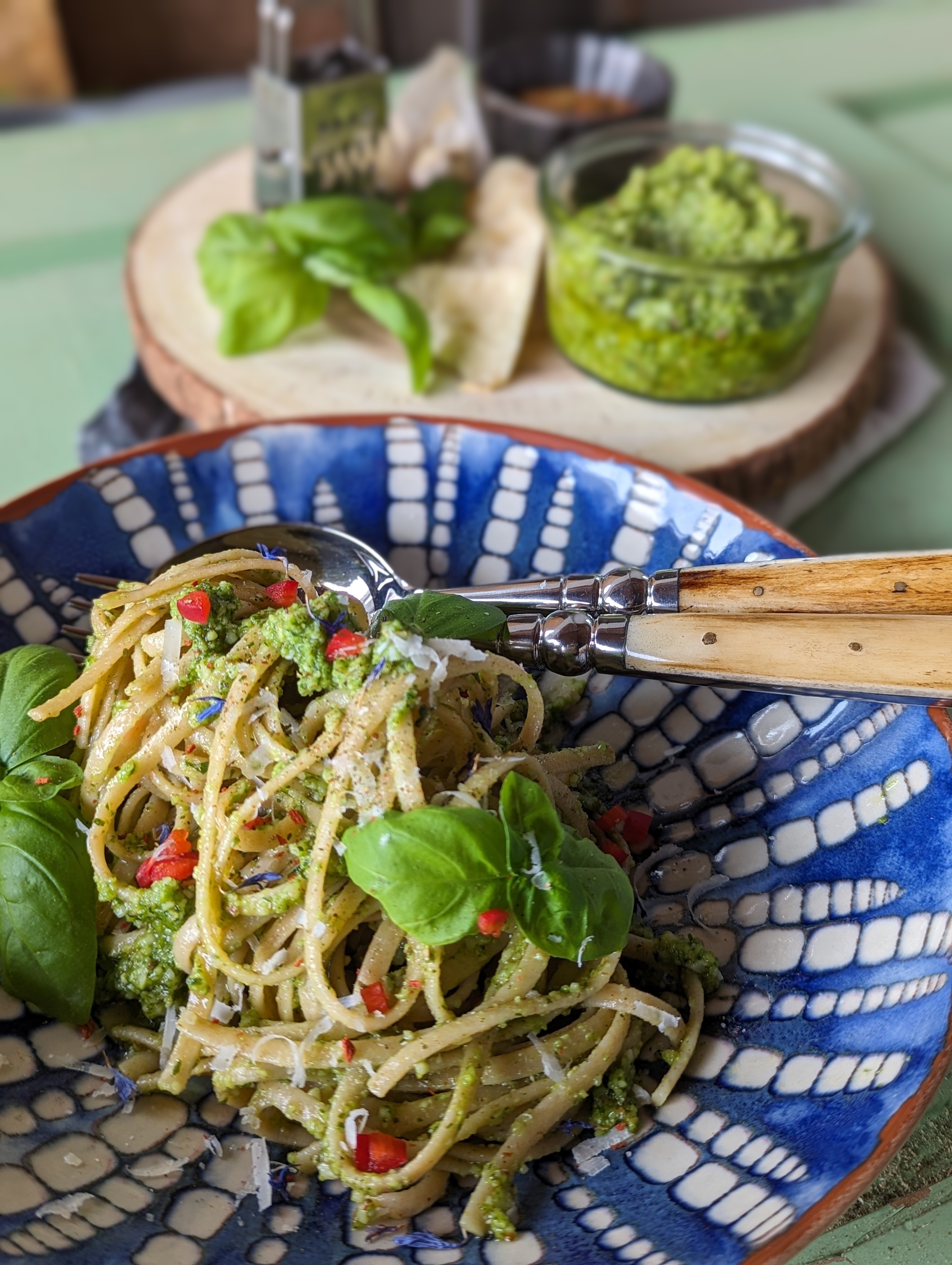 Nudeln mit Kräuterpesto