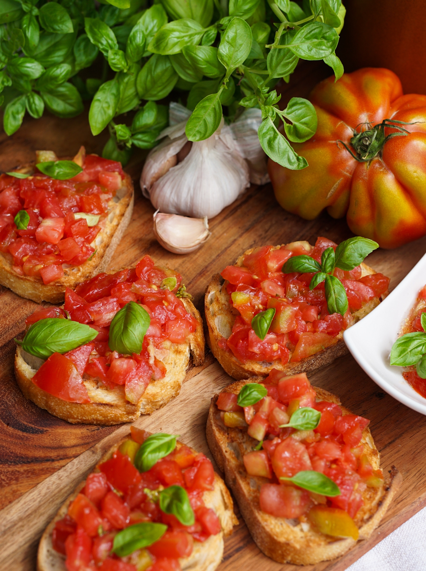 Weißbrot mit Tomaten