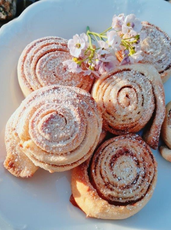 Germteig Gebäck mit Zimt