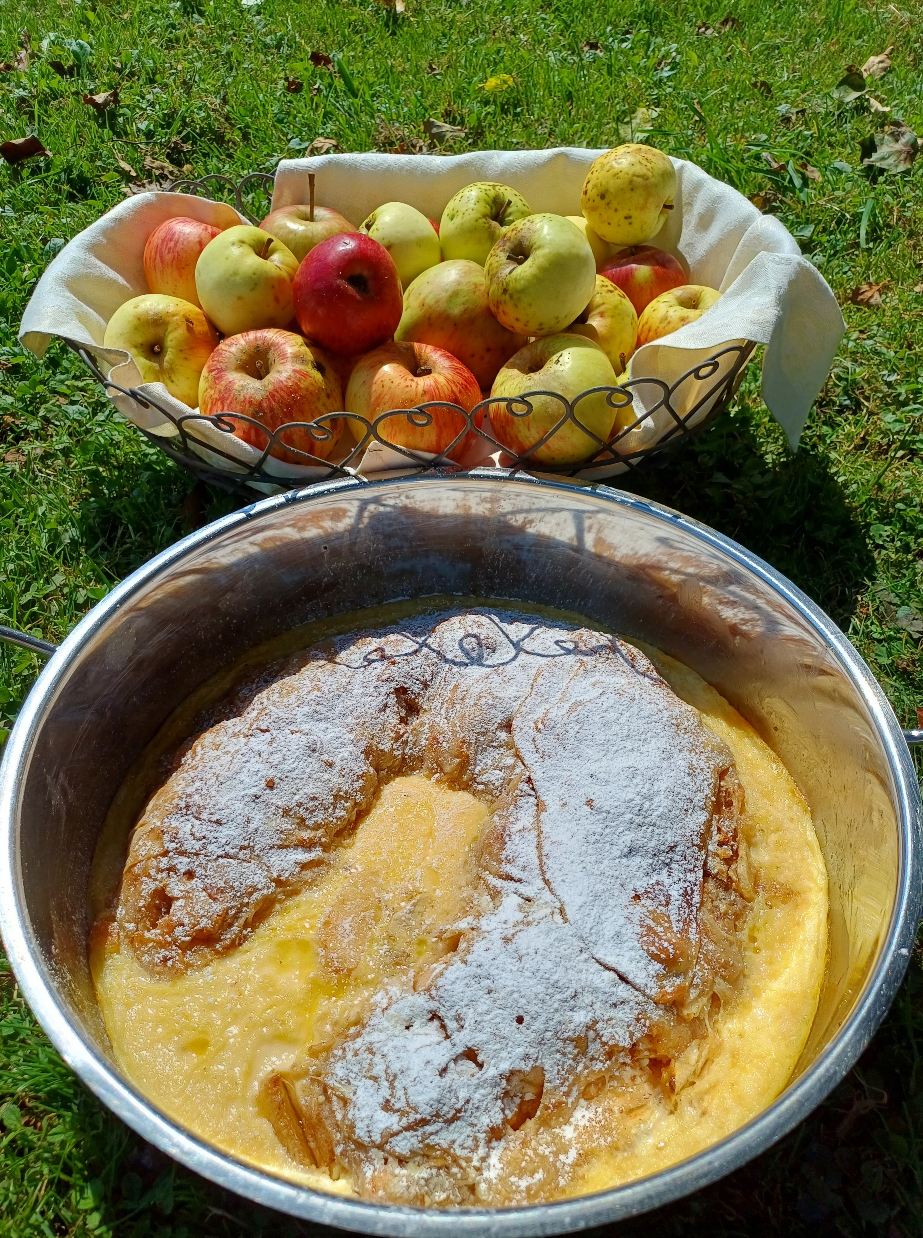 Mehlspeise mit Apfel