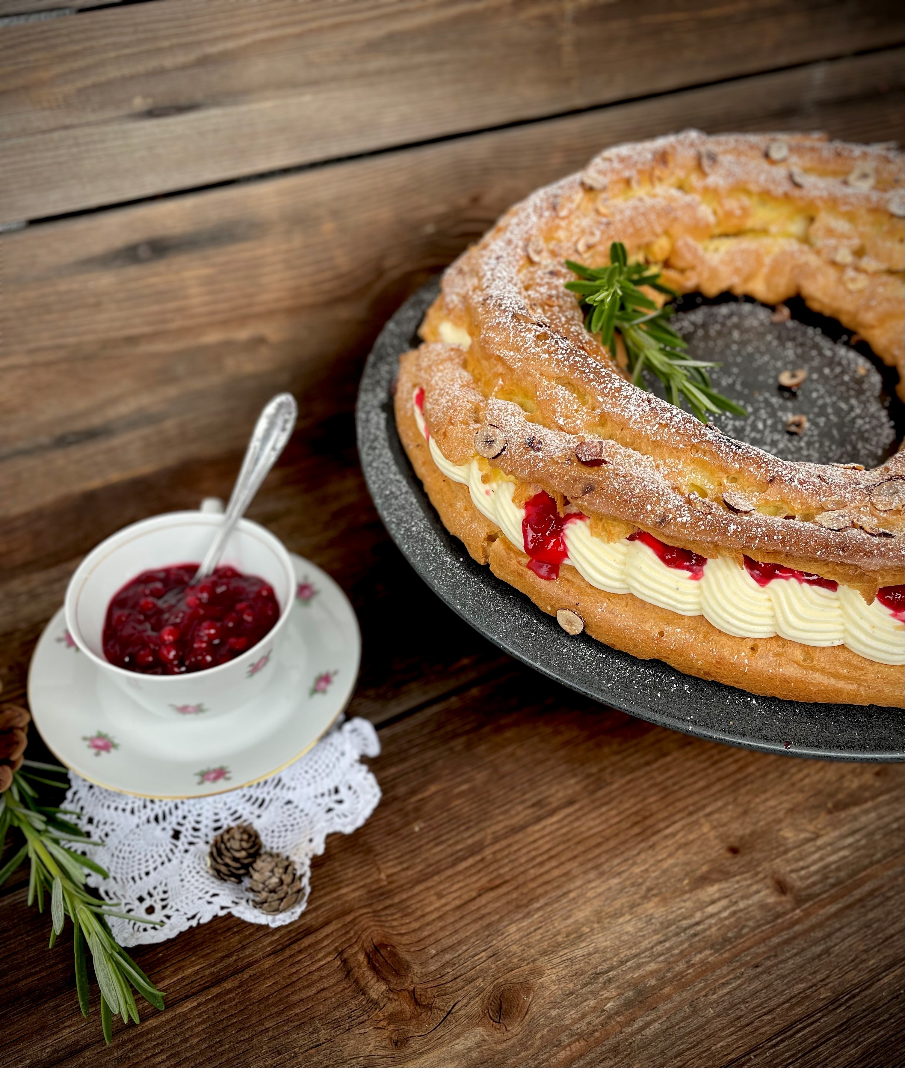 Preiselbeerkuchen  mit Schlagobers