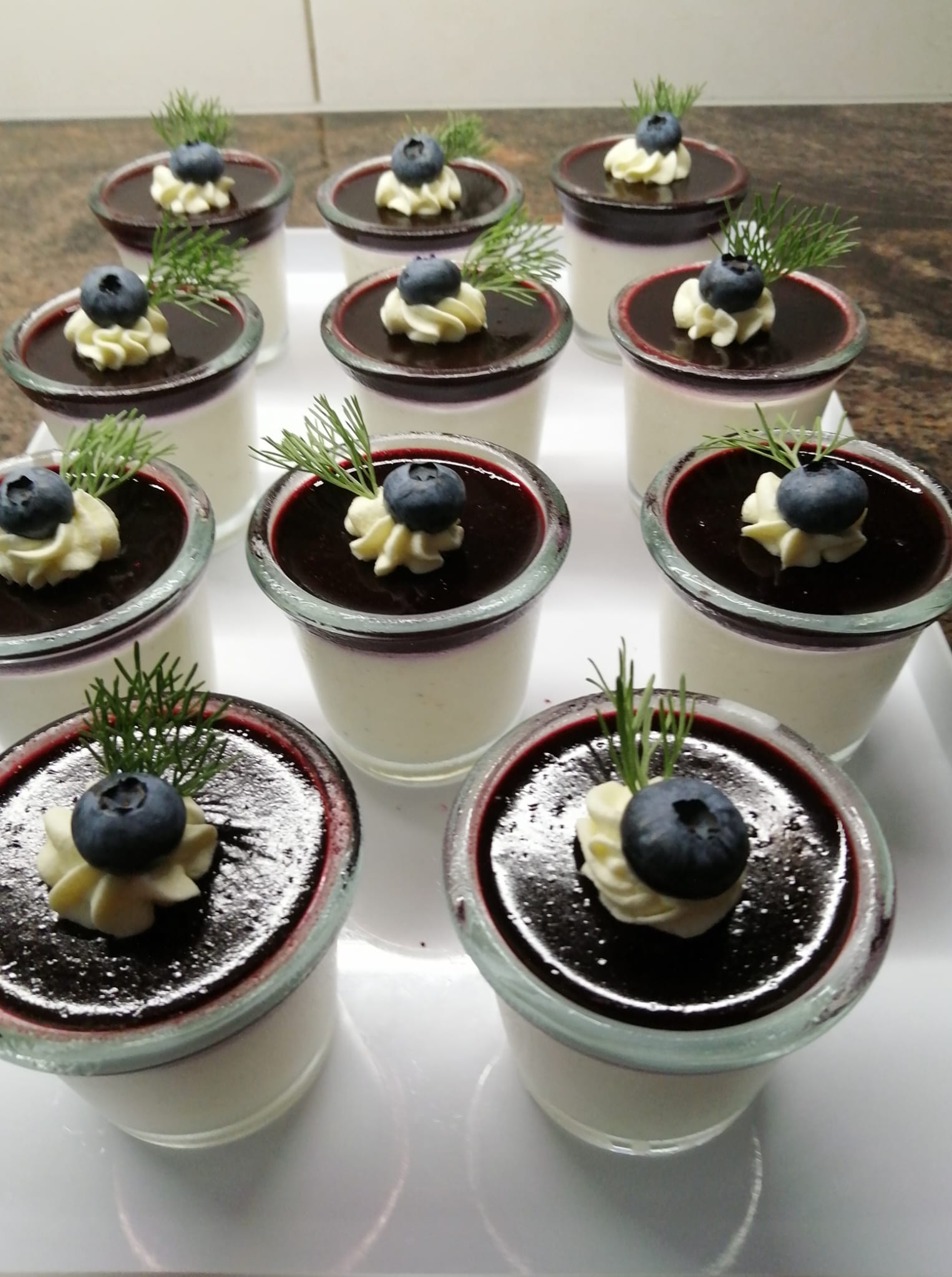 Dessert mit Milch