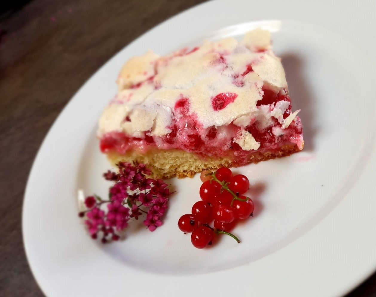Ribiselkuchen mit Schneehaube | Salzburger Seminarbäuerinnen